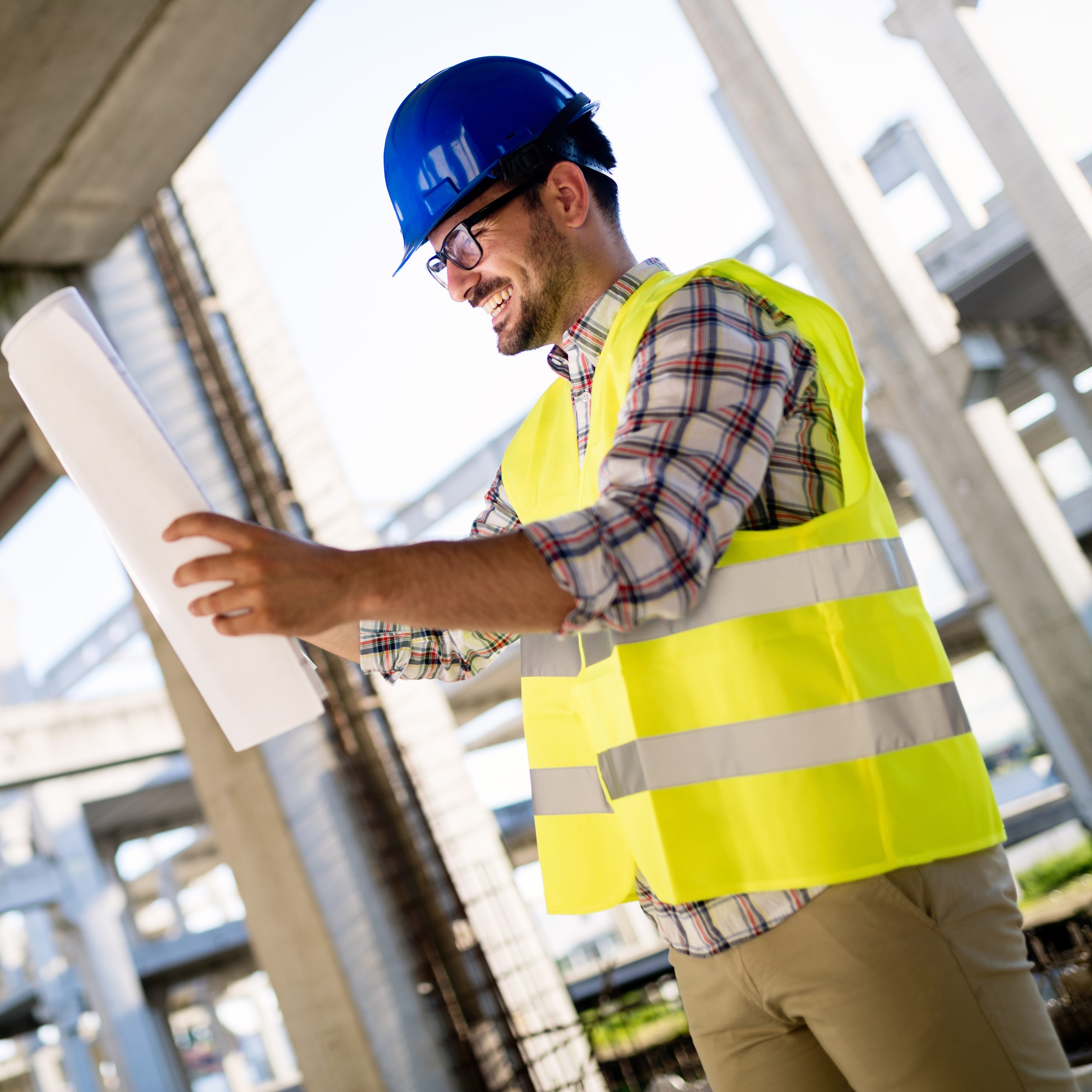 Welche Maschinen bedienen Fachkräfte im Bauwesen, und warum sind sie für Infrastrukturprojekte in Deutschland unerlässlich?